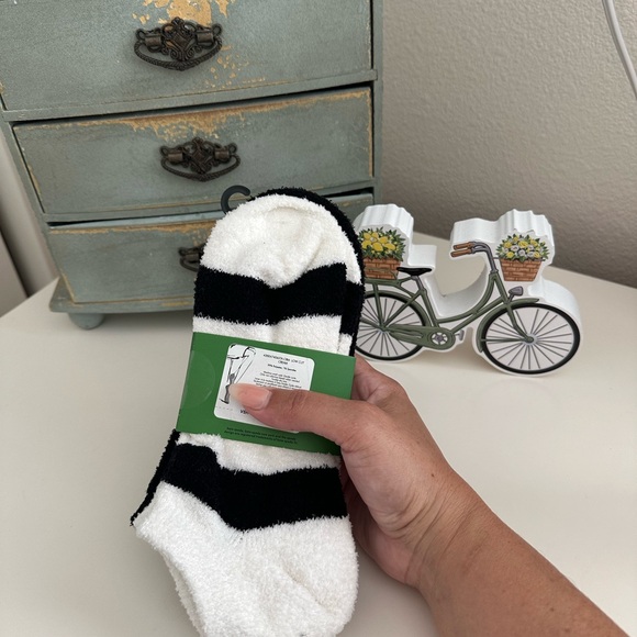 New Kate Spade fuzzy socks 3pk - Picture 3 of 3